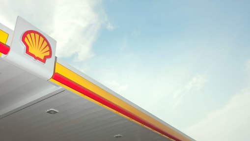 The Shell pecten on a retail service station